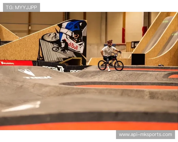 广德东亭镇BMX赛场：小骑士泵道驭风，家长呐喊响彻秋日