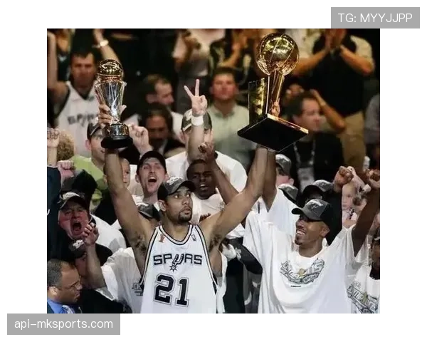 追梦格林抨击联盟摆烂现象,直言一些球队输球行为-令人作呕- 追梦格林抨击联盟摆烂现象,直言一些球队输球行为-令人作呕-